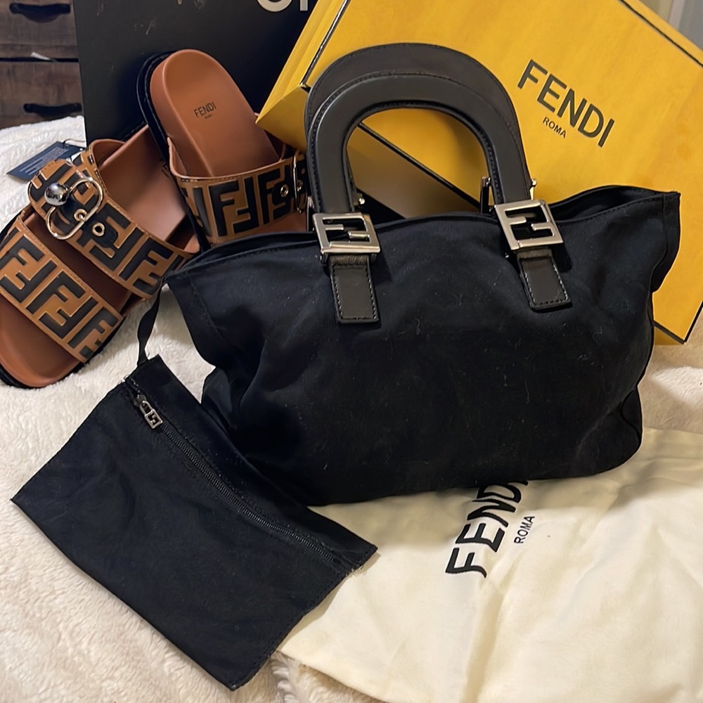 đFENDI BLACK SATCHEL WITH LEATHER HANDLES AND LEASH POUCH - Picture 8 of 11